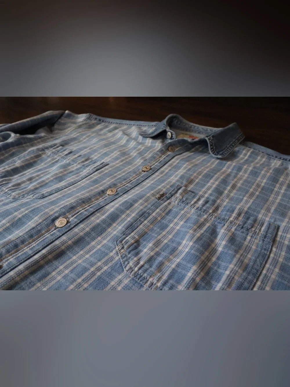 90s Levi's Light Blue Plaid Button-Up Shirt